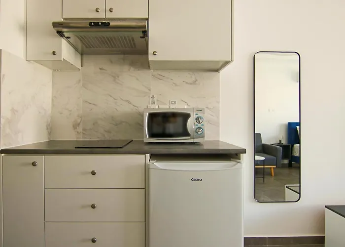 Phaedrus Living: Seaside Luxury Flat Athina 116